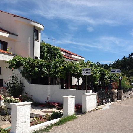 Apartmani Marko Baška Exteriör bild