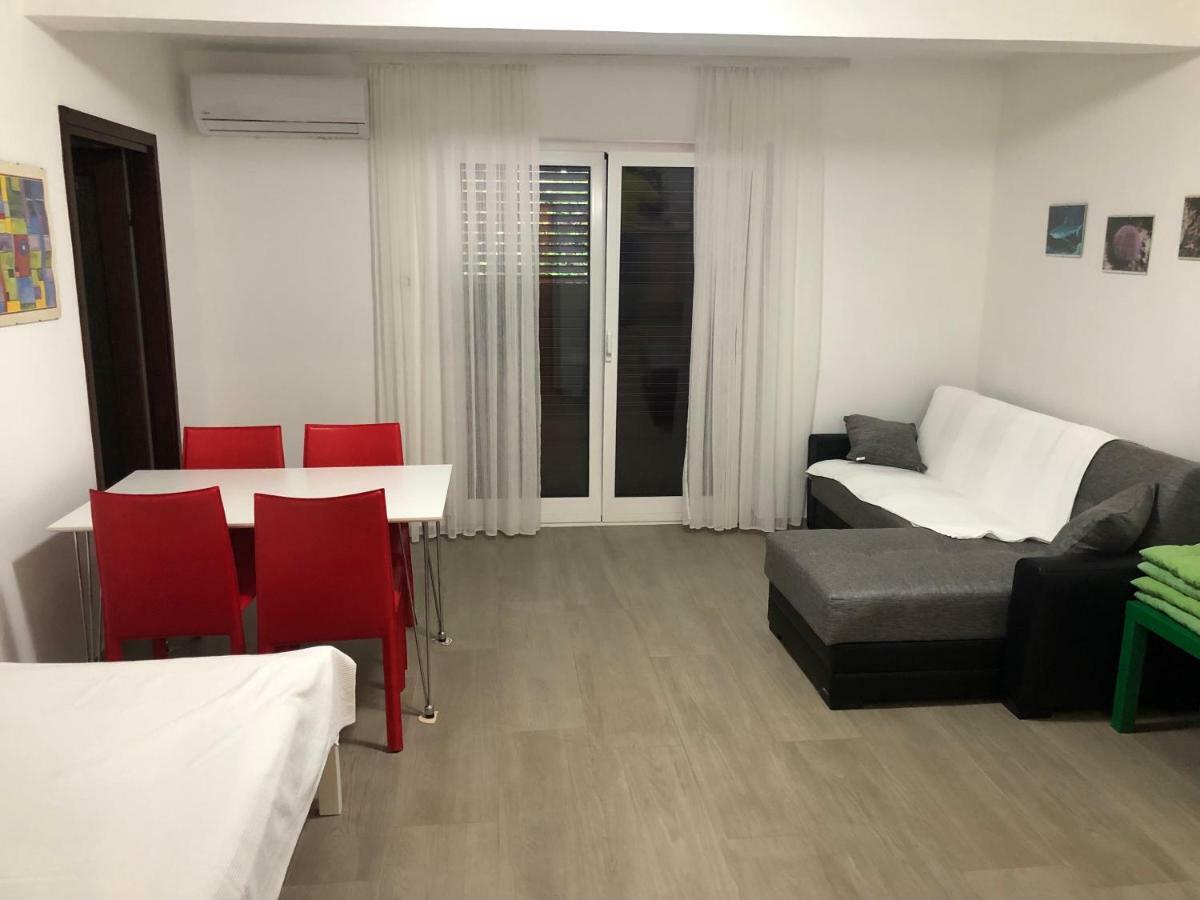 Apartmani Marko Baška Exteriör bild